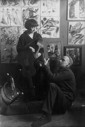 Wandering Musicians, first double portrait of Stepanova and Rodchenko, 1921