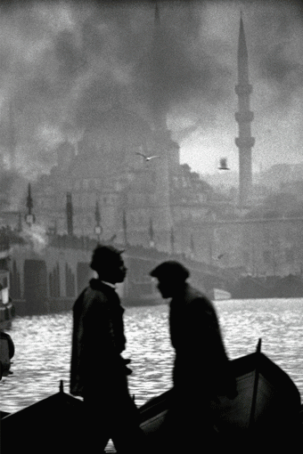 Karakoy, © Ara Güler.

From the series Familiar Strangers 2007-2009, © Ali Taptik.