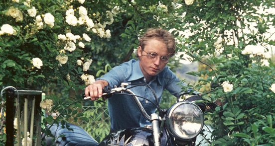 DER MUCHA – AN INITIAL SUSPICION