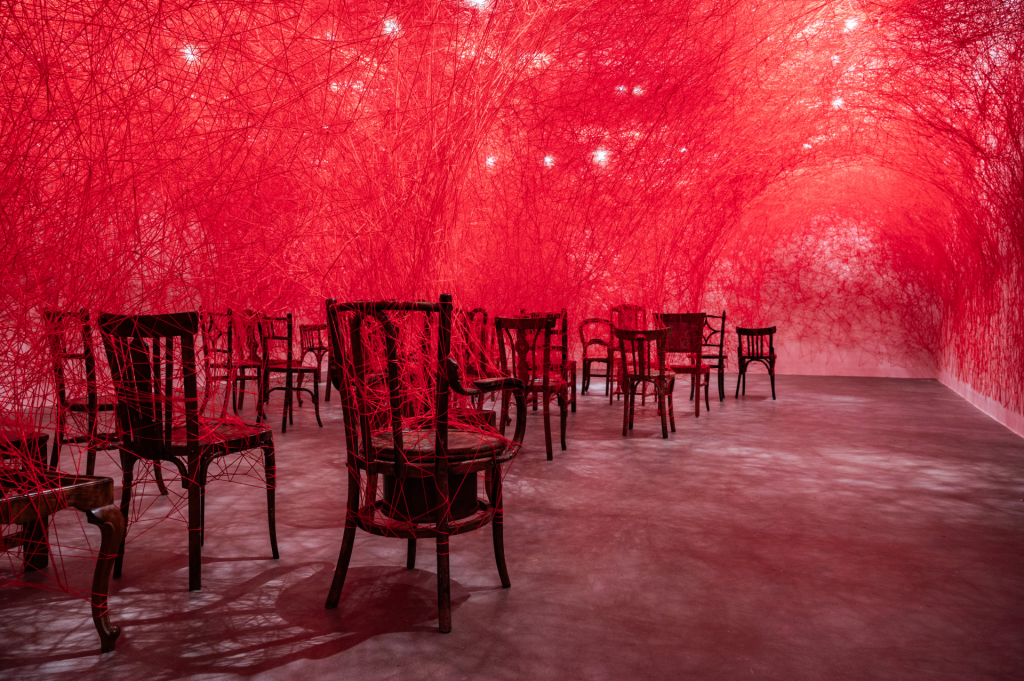 CHIHARU SHIOTA. EVERYONE, A UNIVERSE